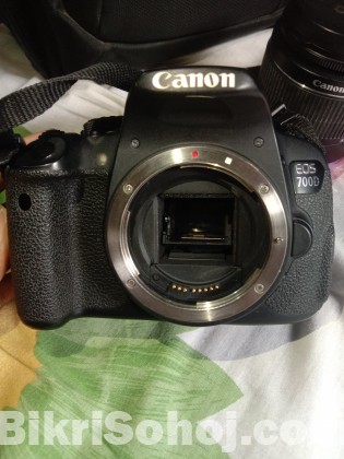 Canon 700D